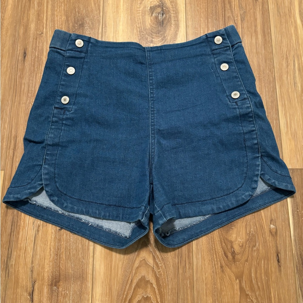 SOFIA JEANS BY SOFIA VERGARA - size 8 - women’s high waisted jeans shorts